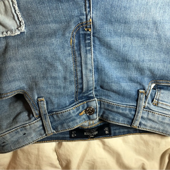 Light blue hollister jeans - Picture 4 of 5